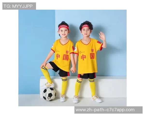 男童足球套装运动服装适合儿童户外活动休闲装备时尚舒适透气设计